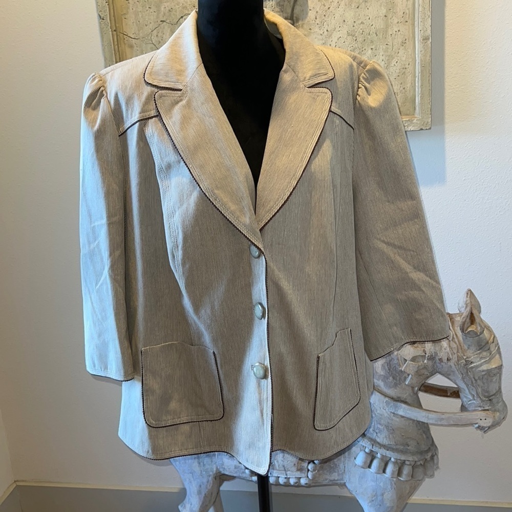 NYGARD Women’s suit jacket blazer pin stripe buttoned front Sz 22